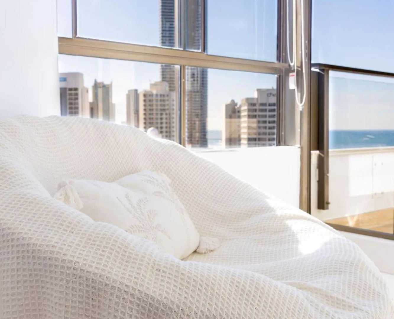 גולד קוסט Top Of The Mark - Top Floor Apartment & Parking  גולד קוסט