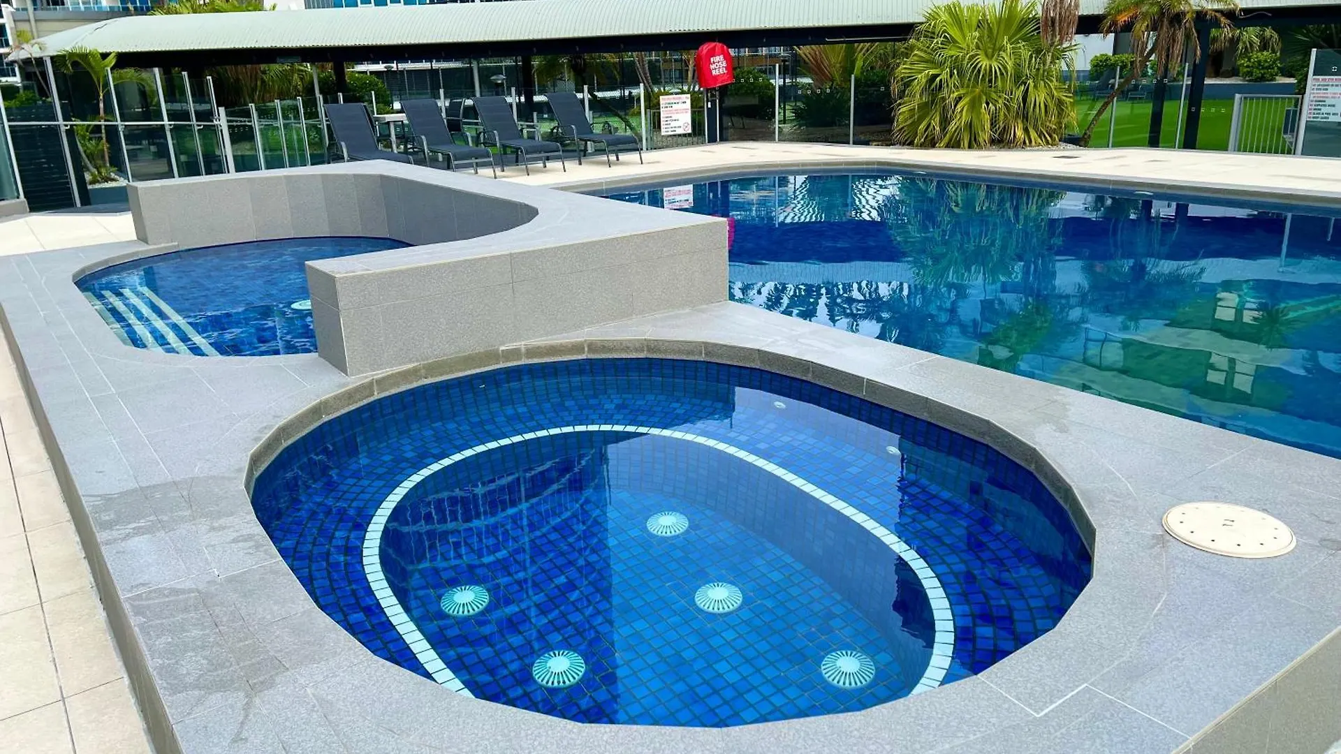 Top Of The Mark - Top Floor Apartment & Parking Gold Coast