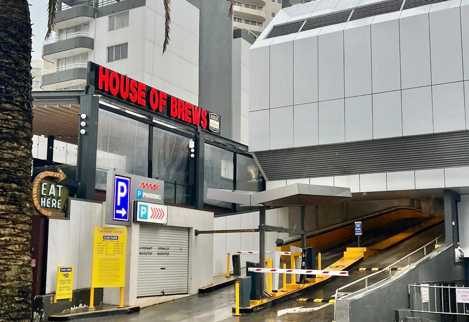Top Of The Mark - Top Floor Apartment & Parking Gold Coast